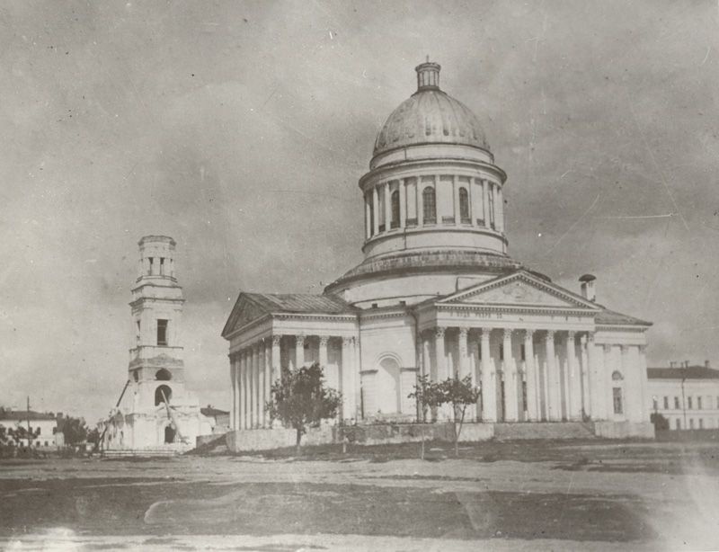 Храмовый комплекс. Соборы Николая Чудотворца и Троицы Живоначальной, Ульяновск (Ульяновск, город, Ульяновская область). архивная фотография, Источник: https://russiainphoto.ru/search/photo/years-1930-1939/?paginate_page=170&page=170&index=2