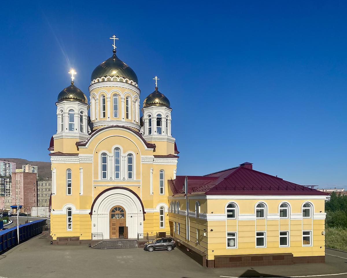Вид с запада, фасады. Церковь Варвары великомученицы в Талнахе, Норильск (Норильск, город, Красноярский край)
