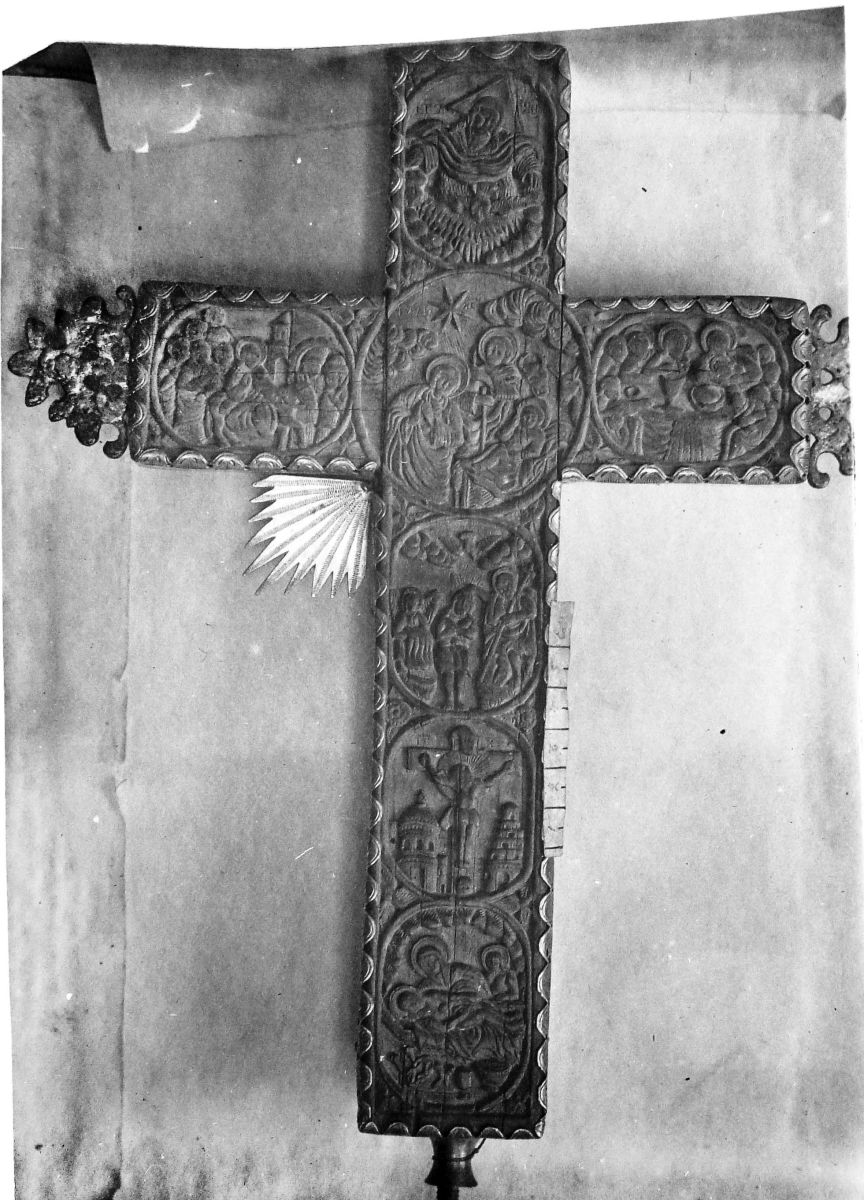 Церковь Троицы Живоначальной, Черкасский Бишкин (Чугуевский район, Украина, Харьковская область). архивная фотография, Крест. Фото С.А. Таранушенко, 1916 г. Адрес хранения: Институт рукописи Национальной библиотеки Украины имени В.И. Вернадского