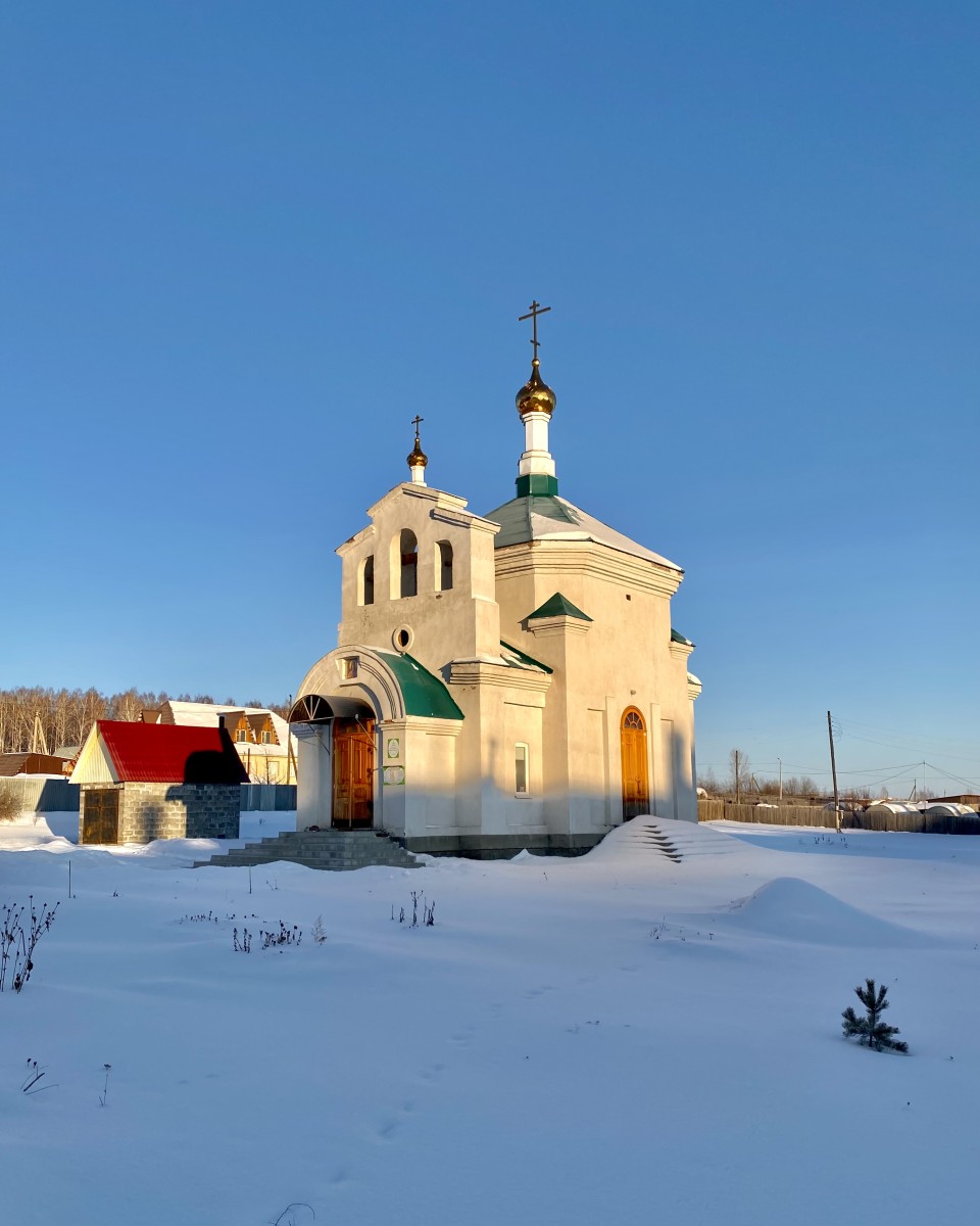 Церковь Иннокентия, епископа Иркутского, Дубинино, посёлок (Шарыповский район и г. Шарыпово, Красноярский край). фасады, Вид с ЮЗ