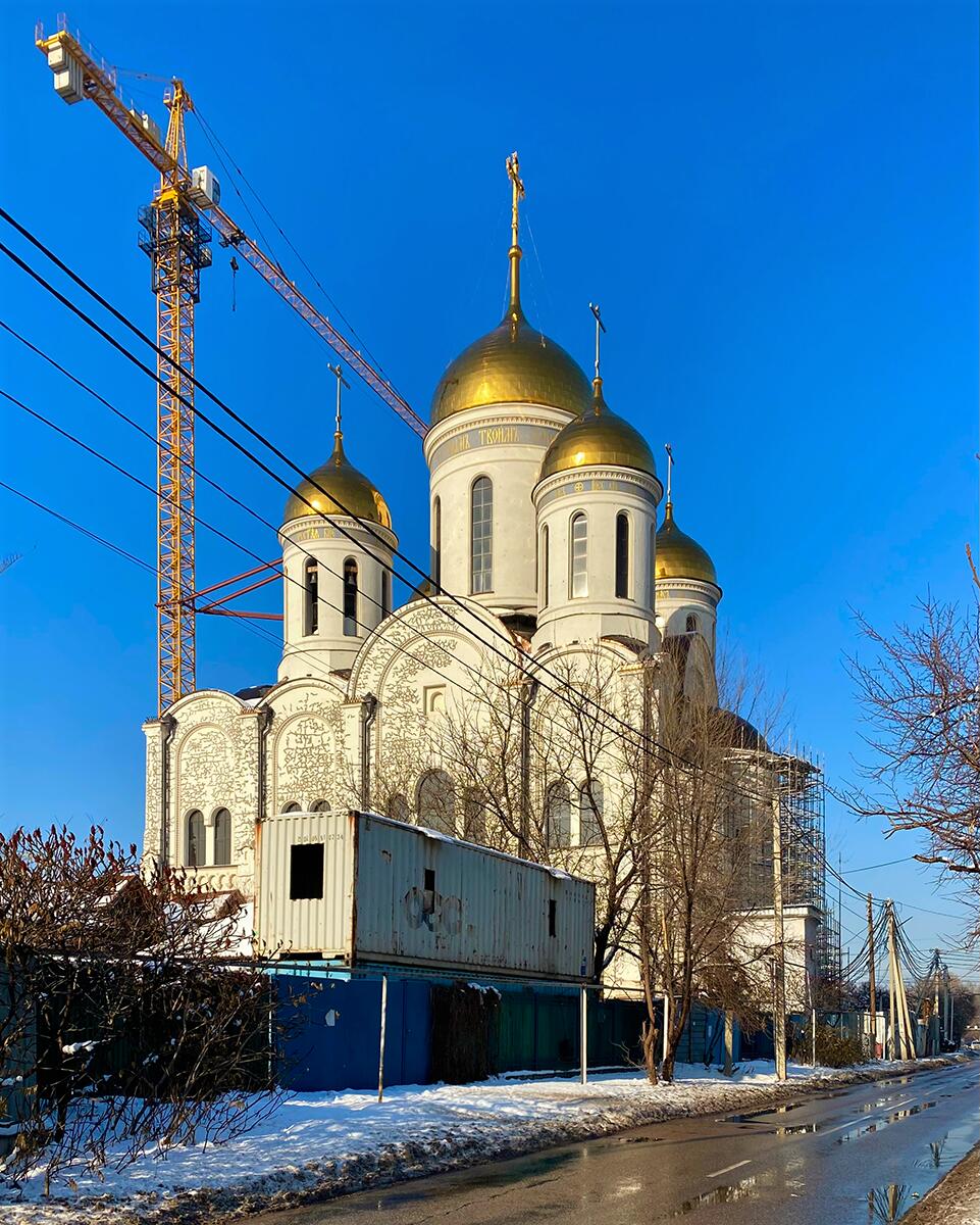 Алматы. Церковь Собора Пресвятой Богородицы. фасады, Вид с юга по улице Гёте