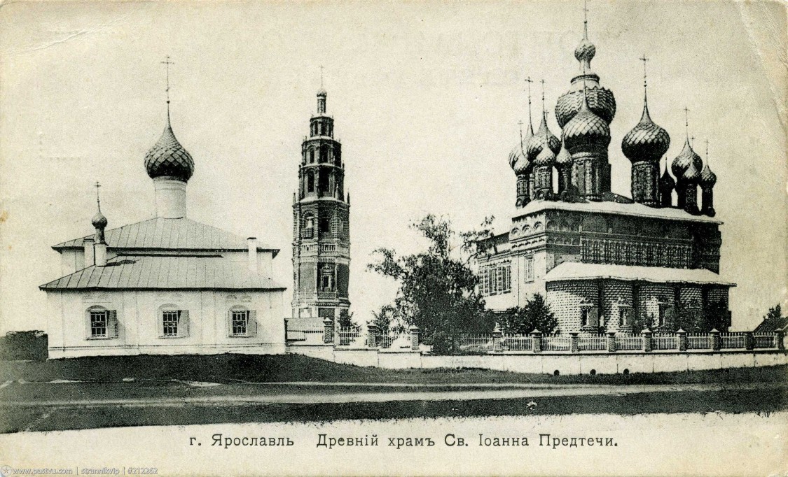 Церковь Вознесения Господня в Толчкове, Ярославль (Ярославль, город, Ярославская область). архивная фотография, Слева одноглавая теплая церковь (утрачена)1901—1904,Автор:Никанорова А. Н. Направление съемки:запад. с сайта https://pastvu.com/p/212262