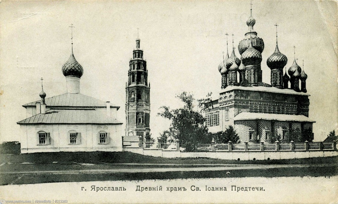 Ярославль. Церковь Вознесения Господня в Толчкове. архивная фотография, Слева одноглавая теплая церковь (утрачена)1901—1904,Автор:Никанорова А. Н. Направление съемки:запад. с сайта https://pastvu.com/p/212262