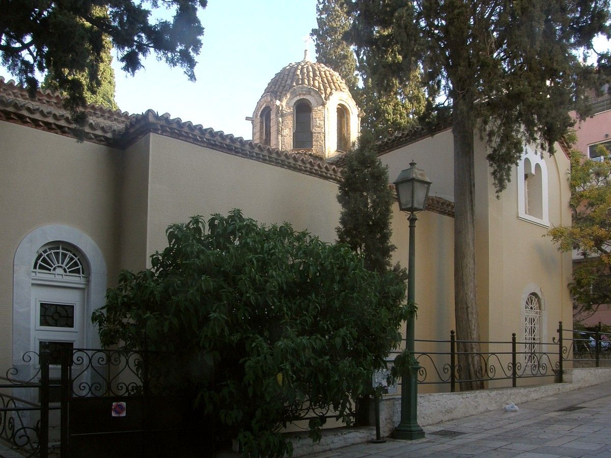 Церковь Преображения Господня в районе Плака, Афины (Αθήνα) (Аттика (Ἀττική), Греция). фасады