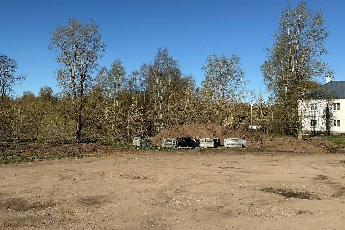 Вид на церковное место с северо-востока, фасады. Церковь Рождества Христова, Торжок (Торжокский район и г. Торжок, Тверская область)