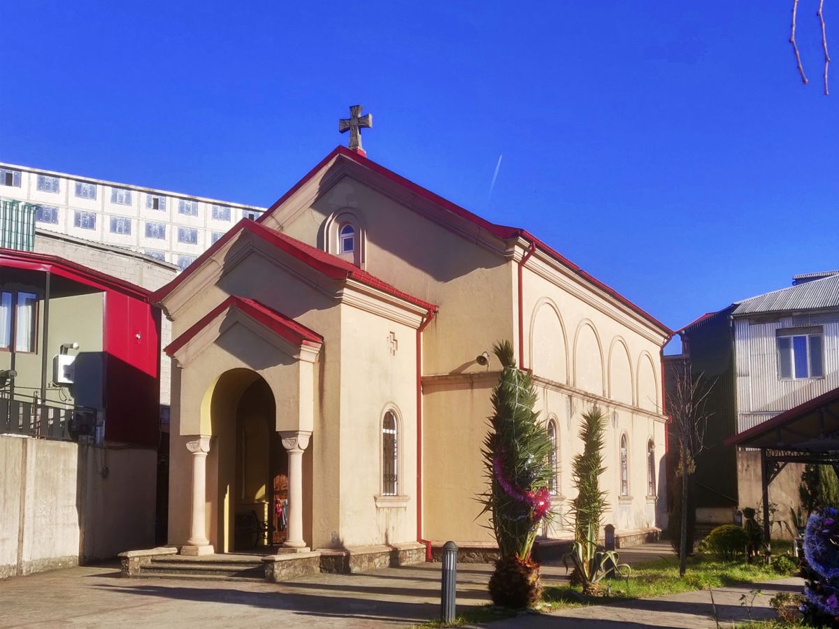 Батуми. Церковь Николая Чудотворца в Бони. фасады, Вид с юг-запада, от входа на территорию