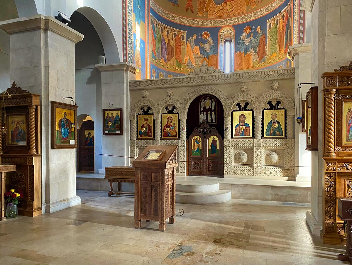 Церковь Тбели Абусеридзе, Батуми (Аджария, Грузия). интерьер и убранство, Внутреннее убранство