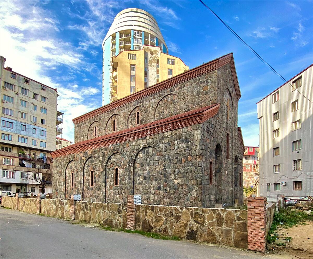 Церковь Четырёх Евангелистов, Батуми (Аджария, Грузия). фасады, Вид с юго-востока
