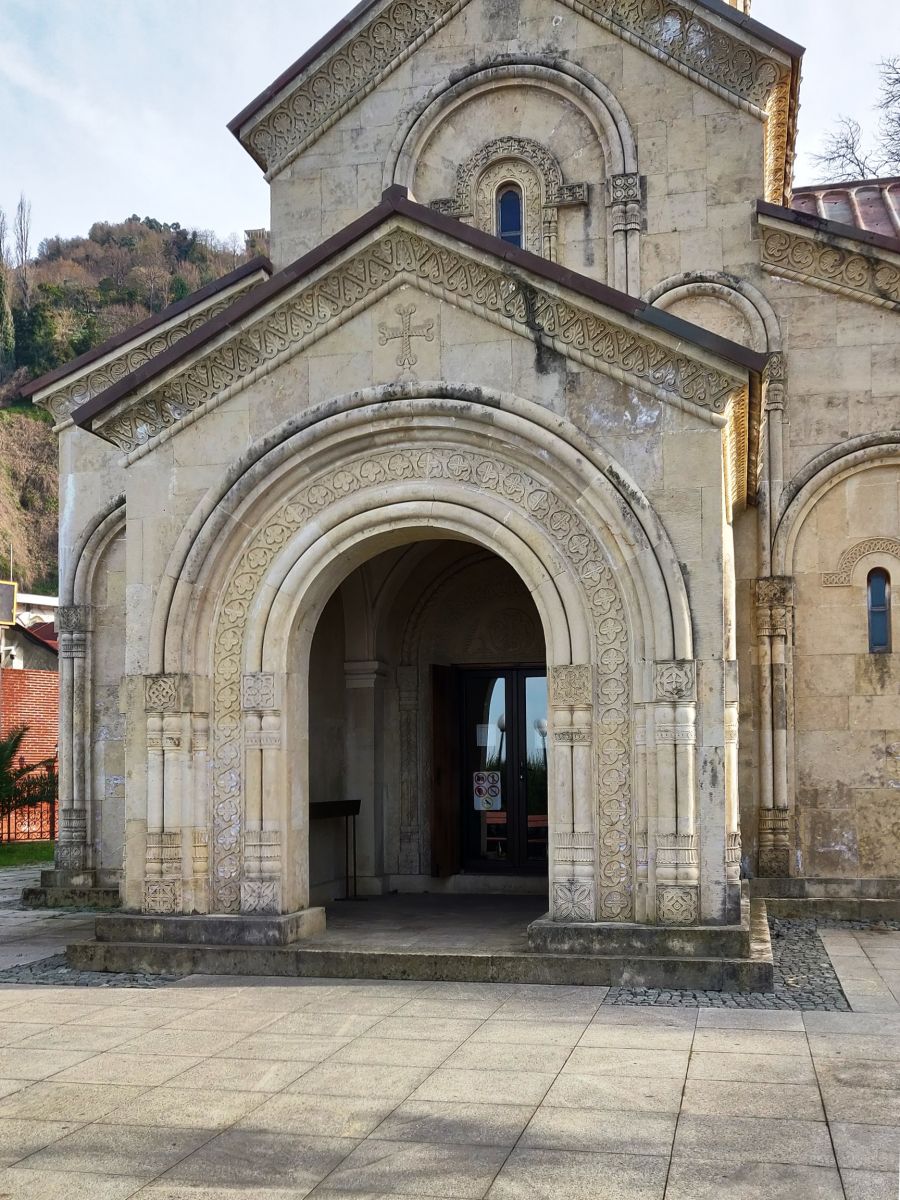 Церковь Андрея Первозванного, Сарпи (Аджария, Грузия). архитектурные детали, Портал главного входа