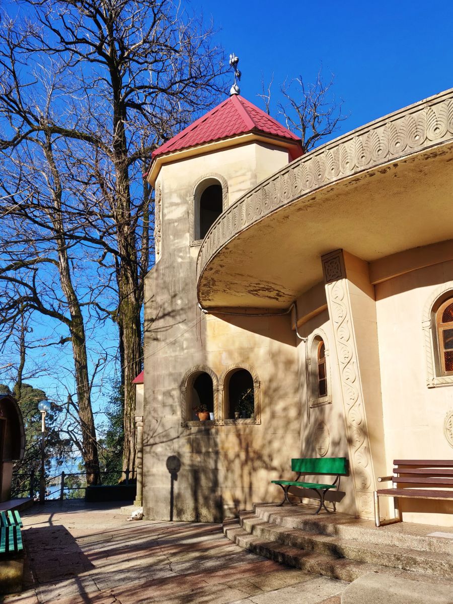 Церковь Тамары Царицы, Батуми (Аджария, Грузия). фасады, Вид с площадки предпоследнего уровня
