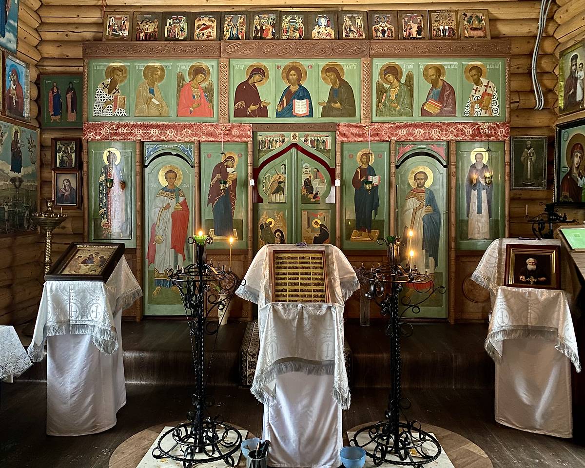 Вид на алтарь, интерьер и убранство. Церковь Александра Свирского, Журавлиха (Кемеровский район, Кемеровская область)