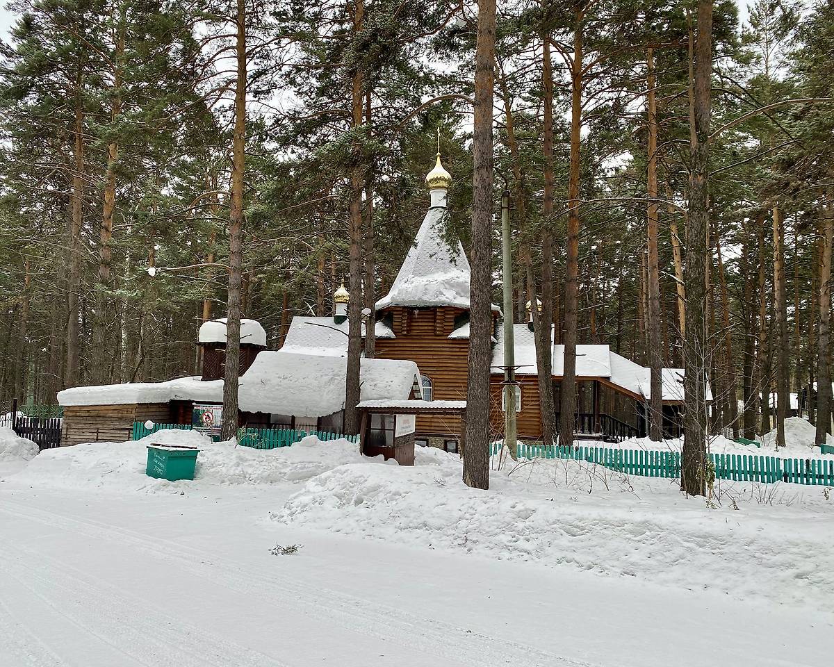 Вид с СВ, фасады. Церковь Александра Свирского, Журавлиха (Кемеровский район, Кемеровская область)