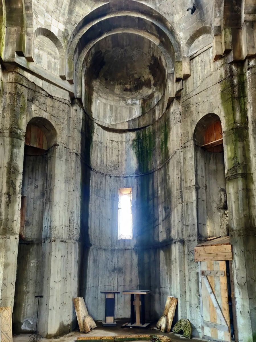 Церковь Воскресения Христова в Кахабери (строящаяся), Батуми (Аджария, Грузия). интерьер и убранство, Вид в сторону будущего алтаря