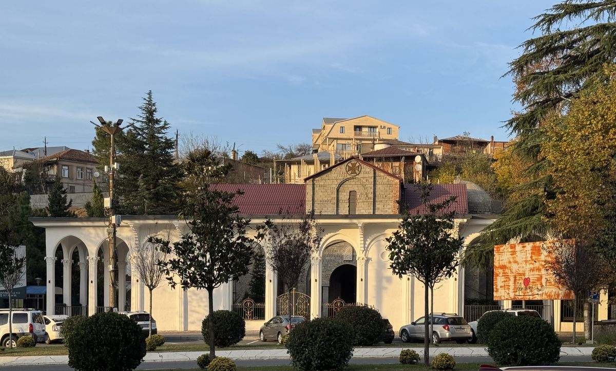 Собор Иверской иконы Божией Матери, Кутаиси (Имеретия, Грузия). документальные фотографии, Вид с юга, церковь в процессе перестройки