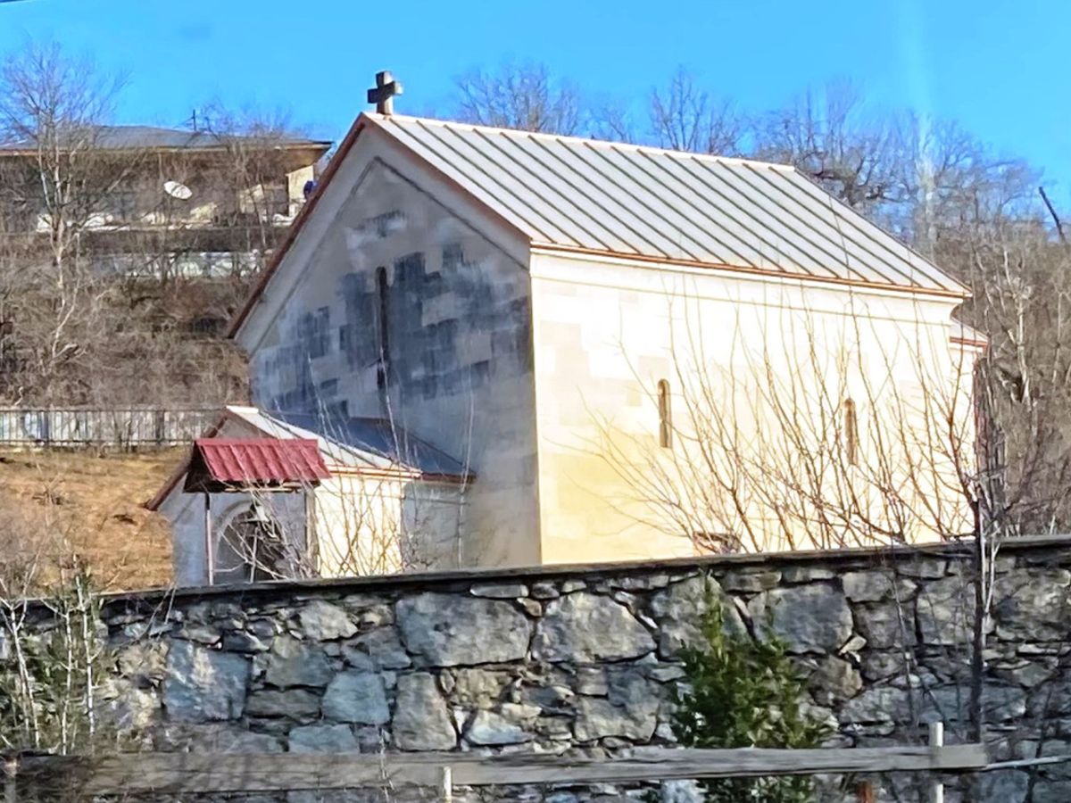 Церковь Богородицы, Вашлеви (Имеретия, Грузия). фасады, Вид церкви с дороги