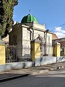 Чугуретский район. Неизвестная часовня на кладбище церкви Александра Невского