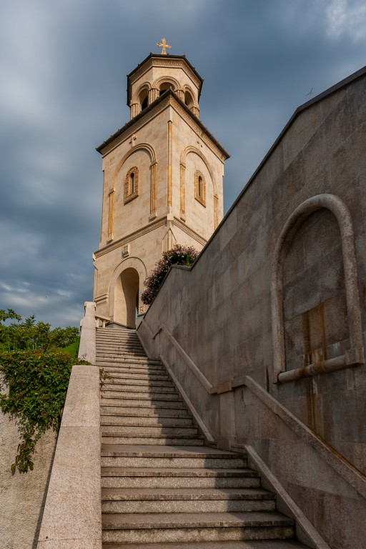 Самеба. Троицкий монастырь. Колокольня. фасады