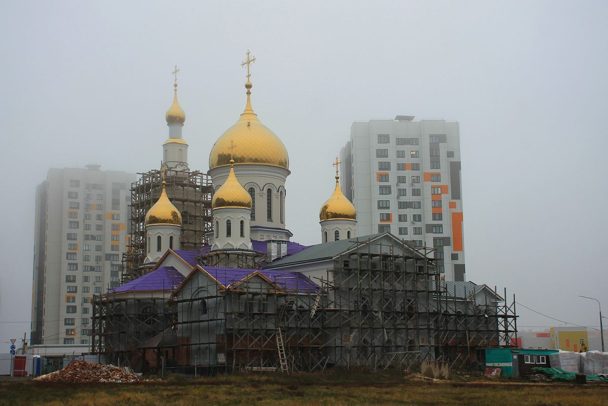 Вид с ул. Ключникова, общий вид в ландшафте. Церковь иконы Божией Матери 