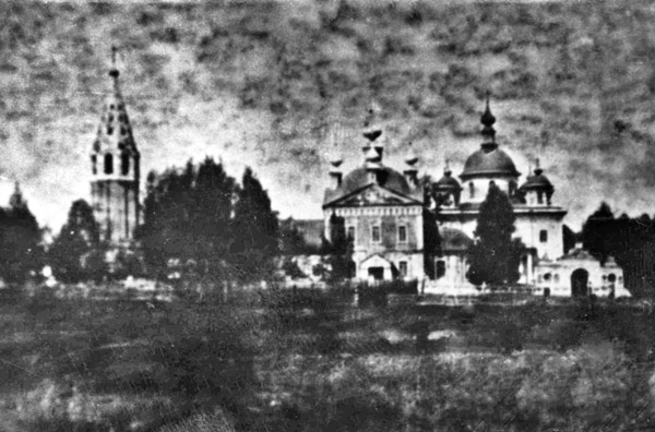 Храмовый комплекс. Церкви Воскресения Христова и Рождества Пресвятой Богородицы, Матвеево (Парфеньевский район, Костромская область). архивная фотография, Храмовый комплекс села Матвеева. Фото нач. XX в. Департамент государственного имущества и культурного наследия Костромской области.