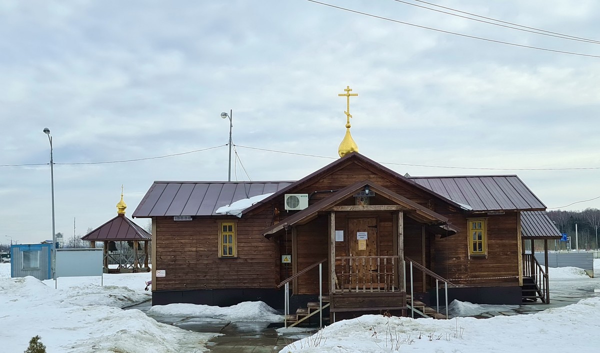 Церковь Троицы Живоначальной в Новых Ватутинках, Новые Ватутинки (Новомосковский административный округ (НАО), г. Москва). фасады, Вид с запада