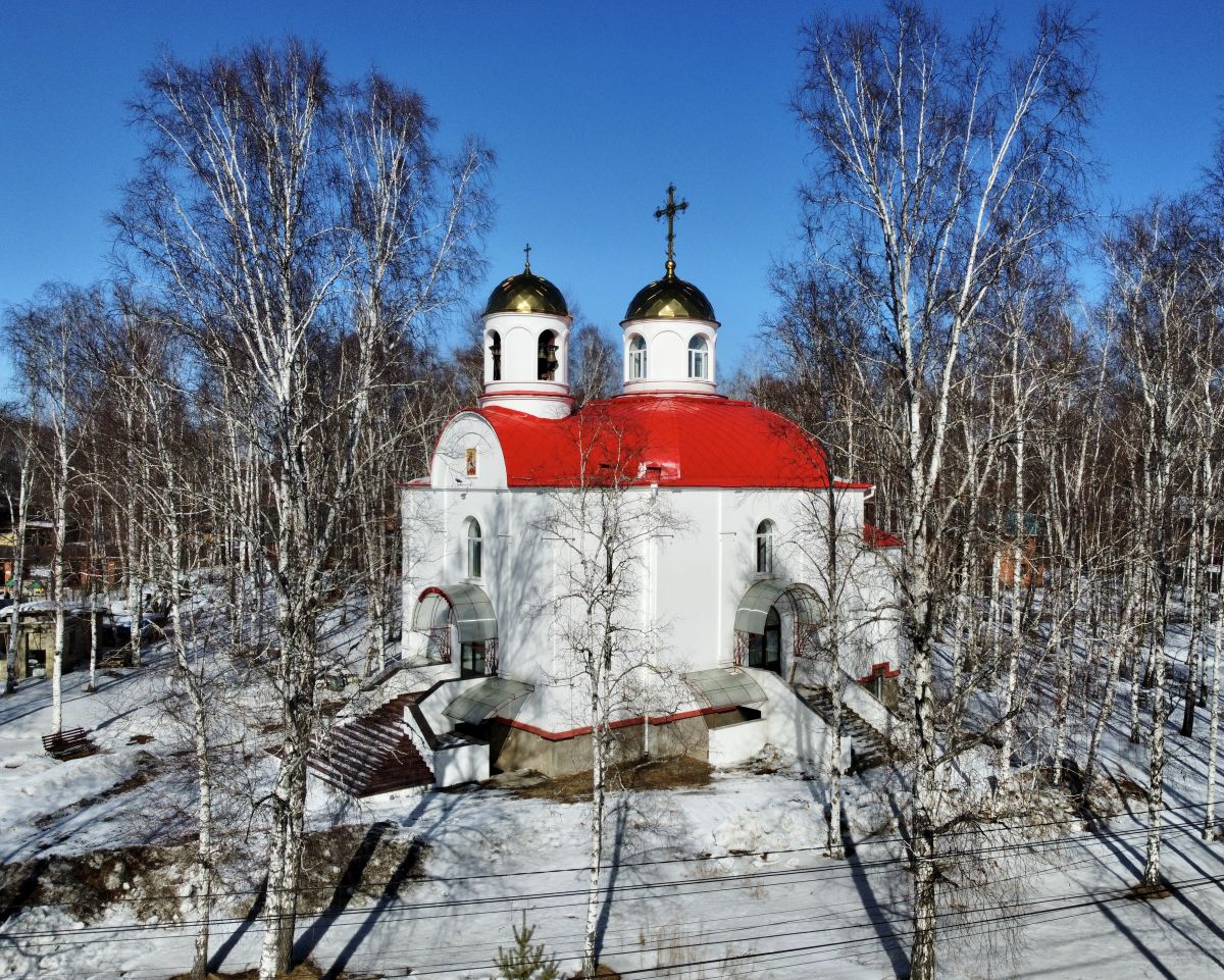 Молодёжный. Церковь Георгия Победоносца. общий вид в ландшафте, Вид с ЮЗ