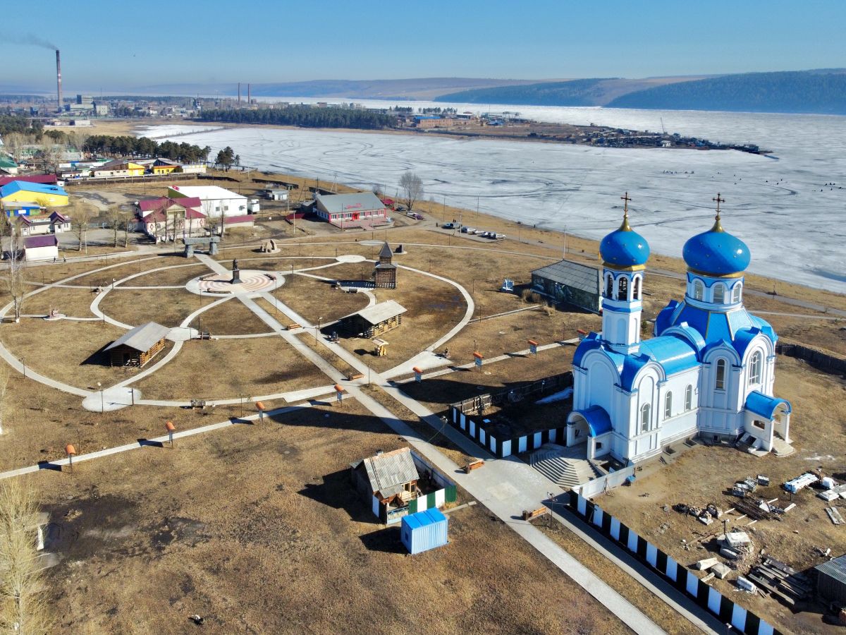 Церковь Благовещения Пресвятой Богородицы (строится), Свирск (Черемховский район, Иркутская область). дополнительная информация, Вид с парком