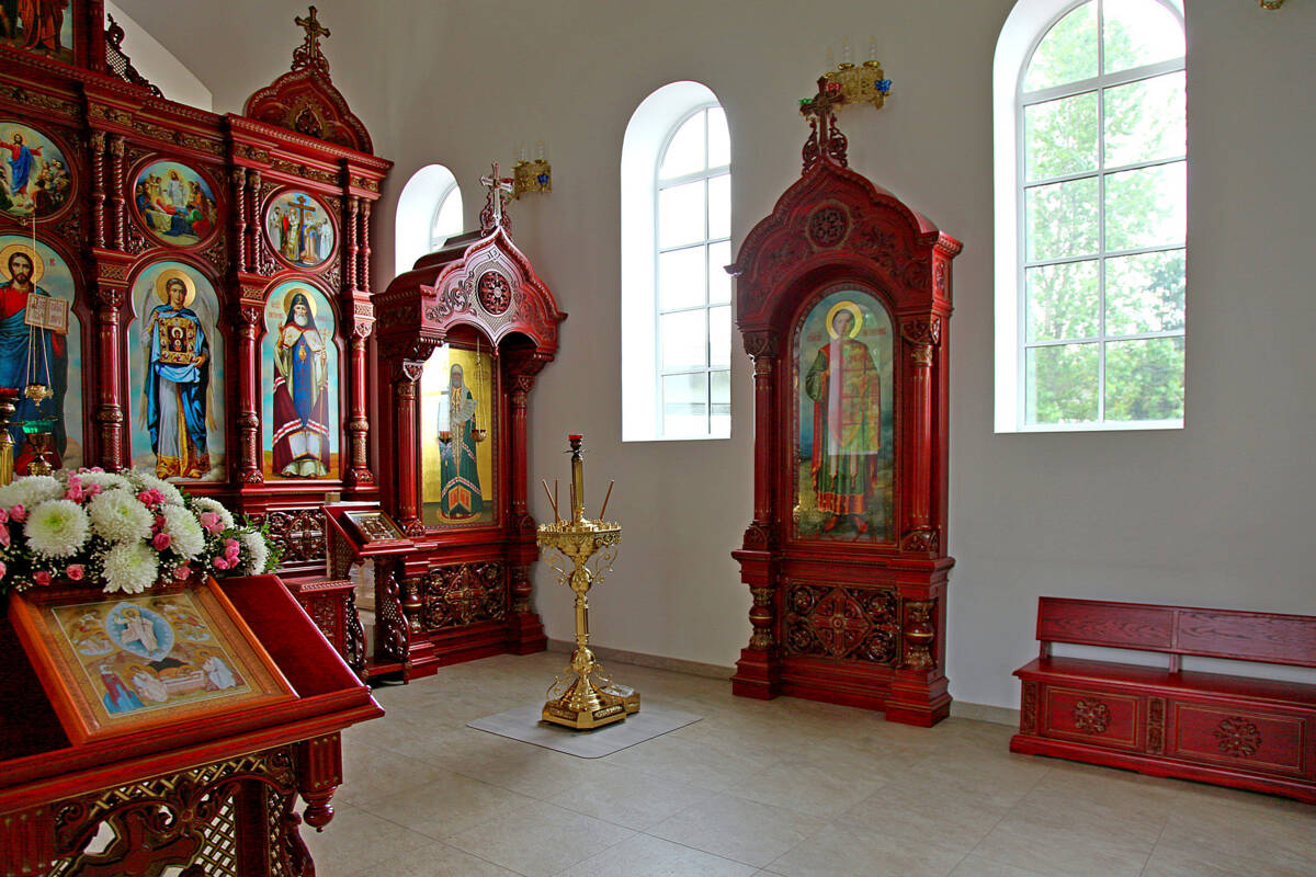 Церковь Тихона, Патриарха Всероссийского, Красногвардейский район (Санкт-Петербург, г. Санкт-Петербург). интерьер и убранство, Внутреннее убранство церкви