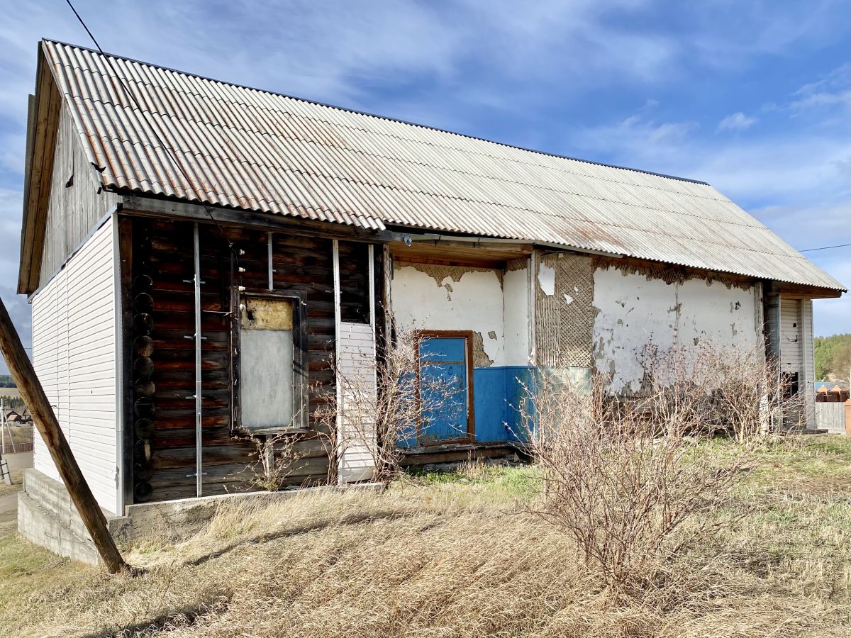 Церковь Петра и Павла, Гляден (Емельяновский район, Красноярский край). фасады, Южный фасад (недавно здесь была пристройка к зданию)