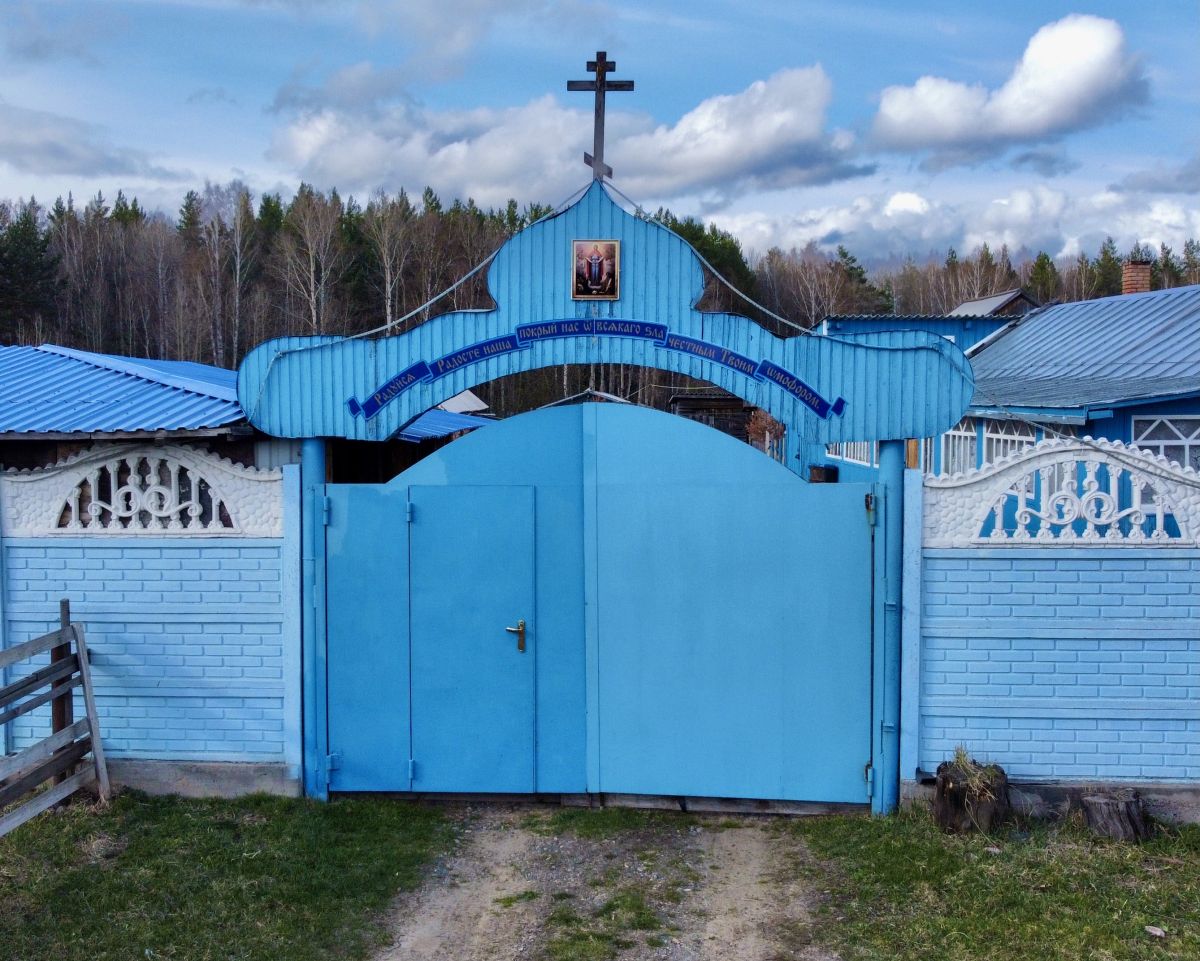 Церковь Покрова Пресвятой Богородицы, Покровка (Емельяновский район, Красноярский край). дополнительная информация, Восточные врата