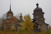 Храмовый комплекс. Церкви Илии Пророка и Вознесения Господня, Вид с запада, слева Вознесенская церковь<br>, Возгрецовская (Ростовское), Вельский район, Архангельская область