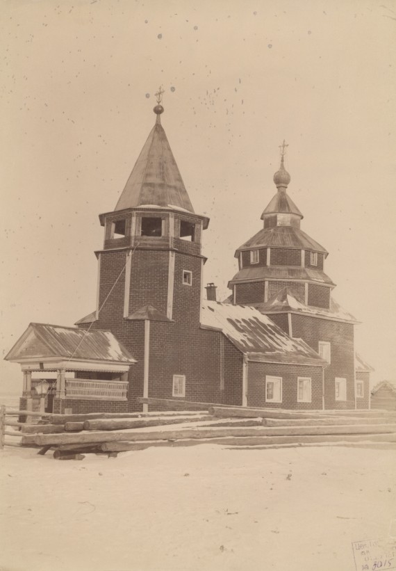 Чудь. Церковь Успения Пресвятой Богородицы (старая). архивная фотография, Общий вид с юго-запада. Снято до постройки нового храма. Фото 1880-1900 гг. из коллекции ГНИМА. (ГК №16717590)