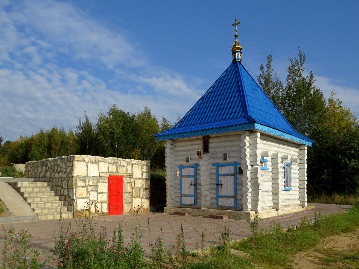 Часовня-купальня Боголюбской иконы Божией Матери при Спасской церкви, Солнечногорск (Солнечногорский городской округ, Московская область). фасады