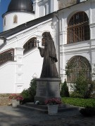 Кремль, Памятник Серафиму, епископу Дмитровскому<br>, Дмитров, Дмитровский городской округ, Московская область