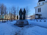 Кремль, Памятник Кириллу и Мефодию на территории Кремля<br>, Дмитров, Дмитровский городской округ, Московская область