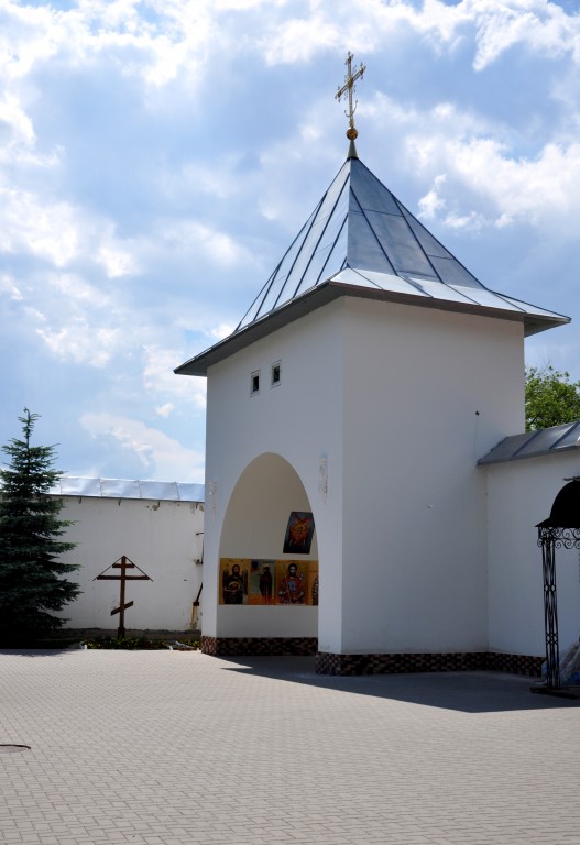 Успенский мужской монастырь. Церковь Флора и Лавра, Новомосковск (Новомосковский район, Тульская область). архитектурные детали