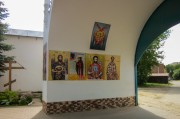 Новомосковск. Успенский мужской монастырь. Церковь Флора и Лавра