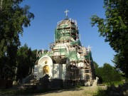 Церковь Николая, царя-мученика, 19 мая 2018 г. купол с крестом поднят и установлен в навершие храма. Вид с юго-запада<br>, Новосибирск, Новосибирск, город, Новосибирская область