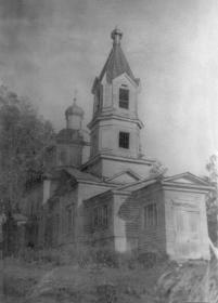 Леун. Церковь Троицы Живоначальной