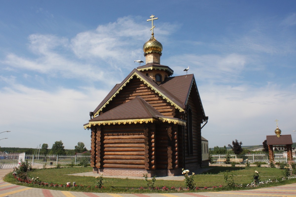 Церковь Макария, митрополита Киевского, Сурково (Шебекинский район, Белгородская область). общий вид в ландшафте