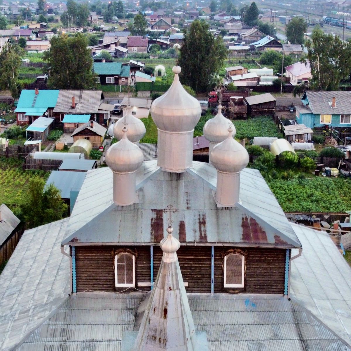 Церковь Николая Чудотворца, Вихоревка (Братский район, Иркутская область). архитектурные детали, Завершение основного объёма 