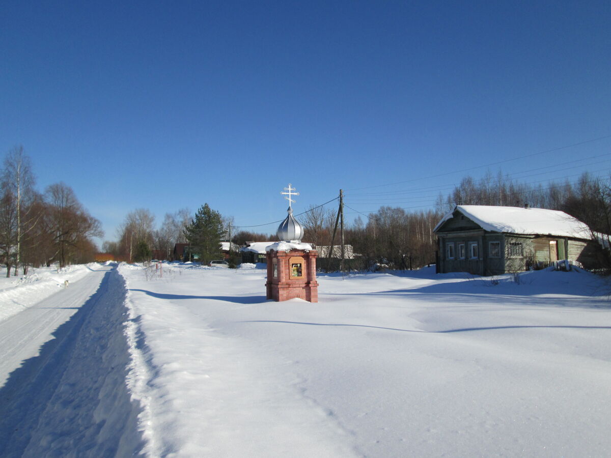 Сереброво. Часовенный столб. фасады