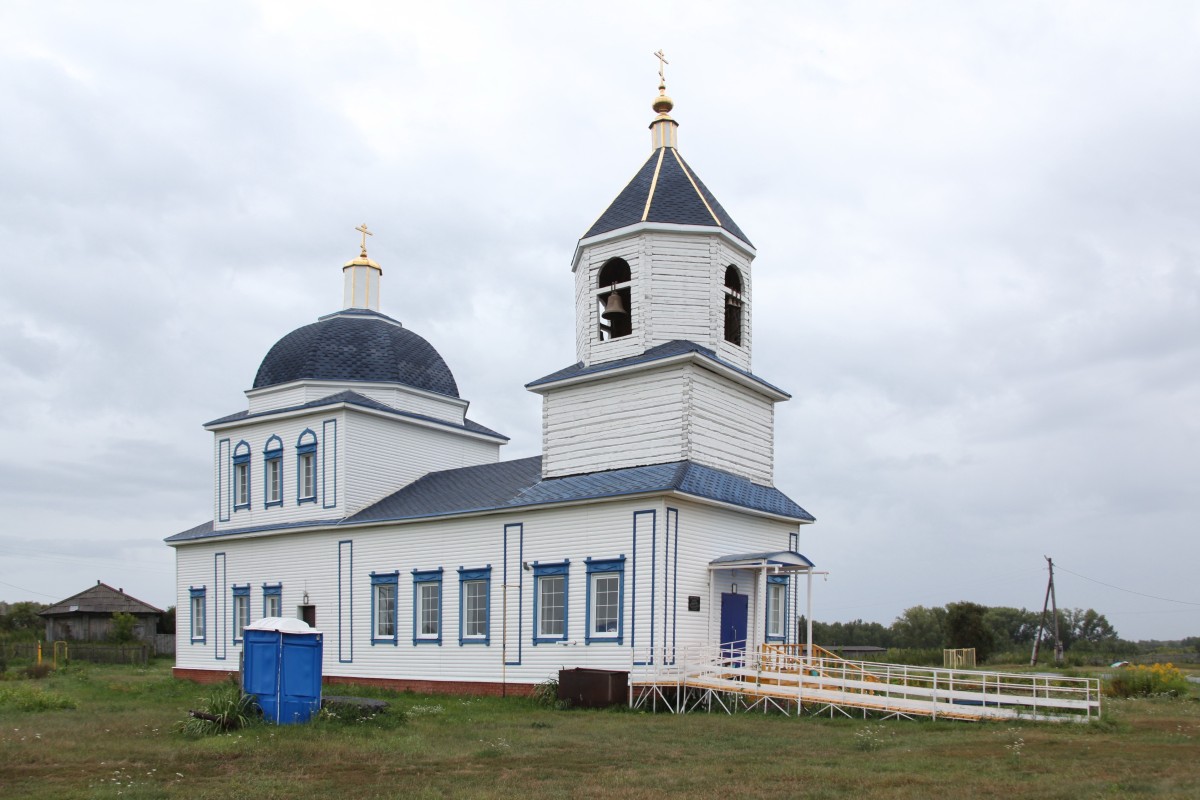 Церковь Покрова Пресвятой Богородицы, Бобылево (Исетский район, Тюменская область). фасады, Вид с северо-запада
