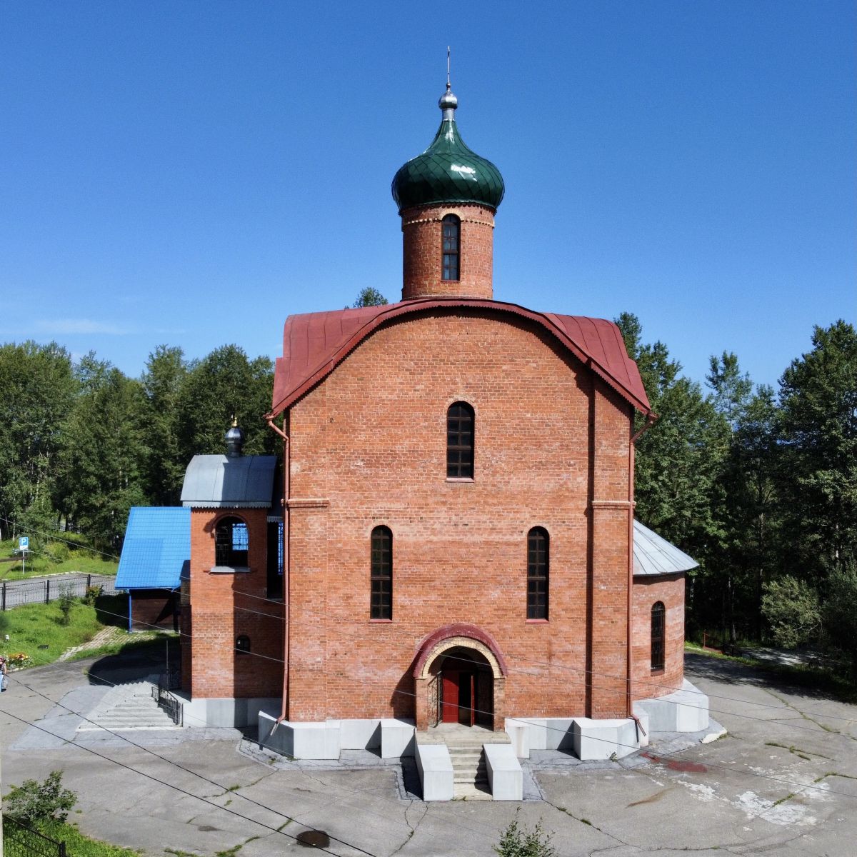 Церковь Троицы Живоначальной, Байкальск (Слюдянский район, Иркутская область). фасады, Вид с юга