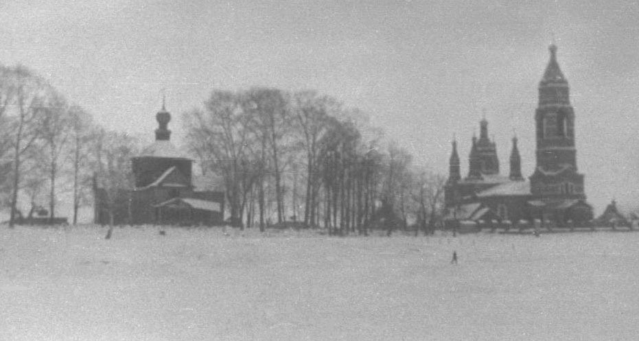 Храмовый комплекс. Старая и новая церкви Георгия Победоносца, Игнатьево (Раменский район и гг. Бронницы, Жуковский, Московская область). архивная фотография