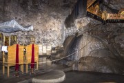 Монастырь Рождества Пресвятой Богородицы, пещера со сталагмитом<br>, Чиатура, Имеретия, Грузия