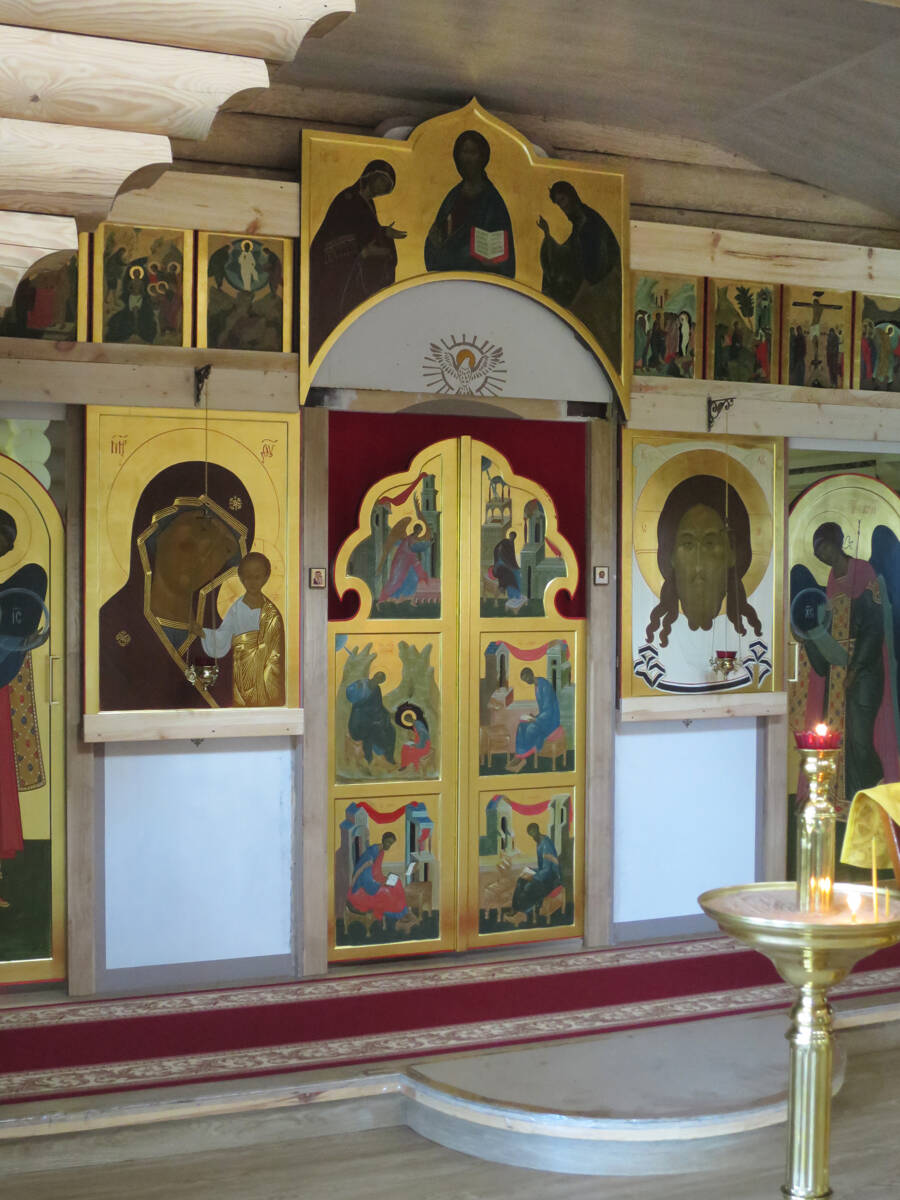 Церковь Матроны Московской в Конькове, Коньково (Юго-Западный административный округ (ЮЗАО), г. Москва). интерьер и убранство, Царские врата