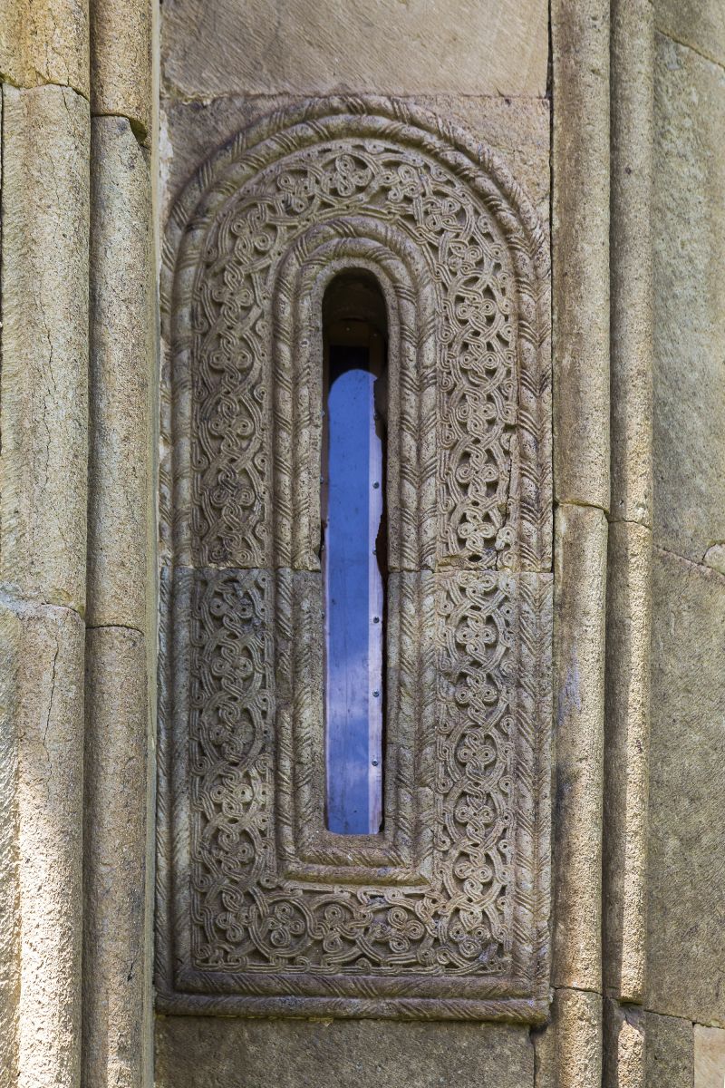 Гударехи. Монастырь Богородицы. Церковь Богородицы. архитектурные детали, окно в нише восточного фасада