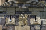 Монастырь Богородицы. Церковь Богородицы, окна и крест на восточном фасаде колокольни<br>, Гударехи, Квемо-Картли, Грузия
