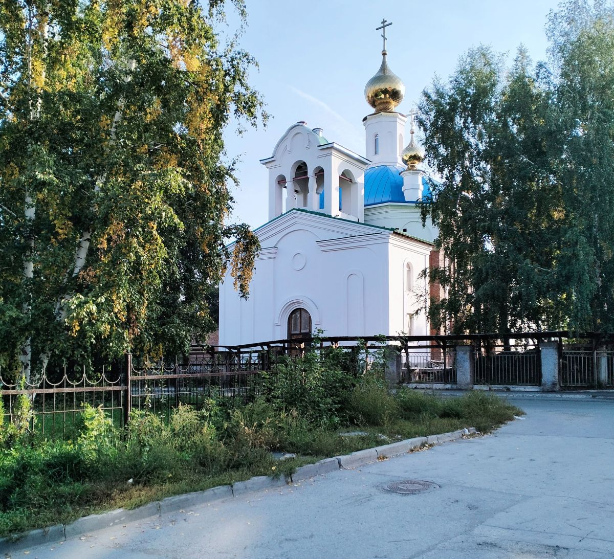 Новосибирск. Церковь Серафима Саровского. фасады, Вид с юго-запада