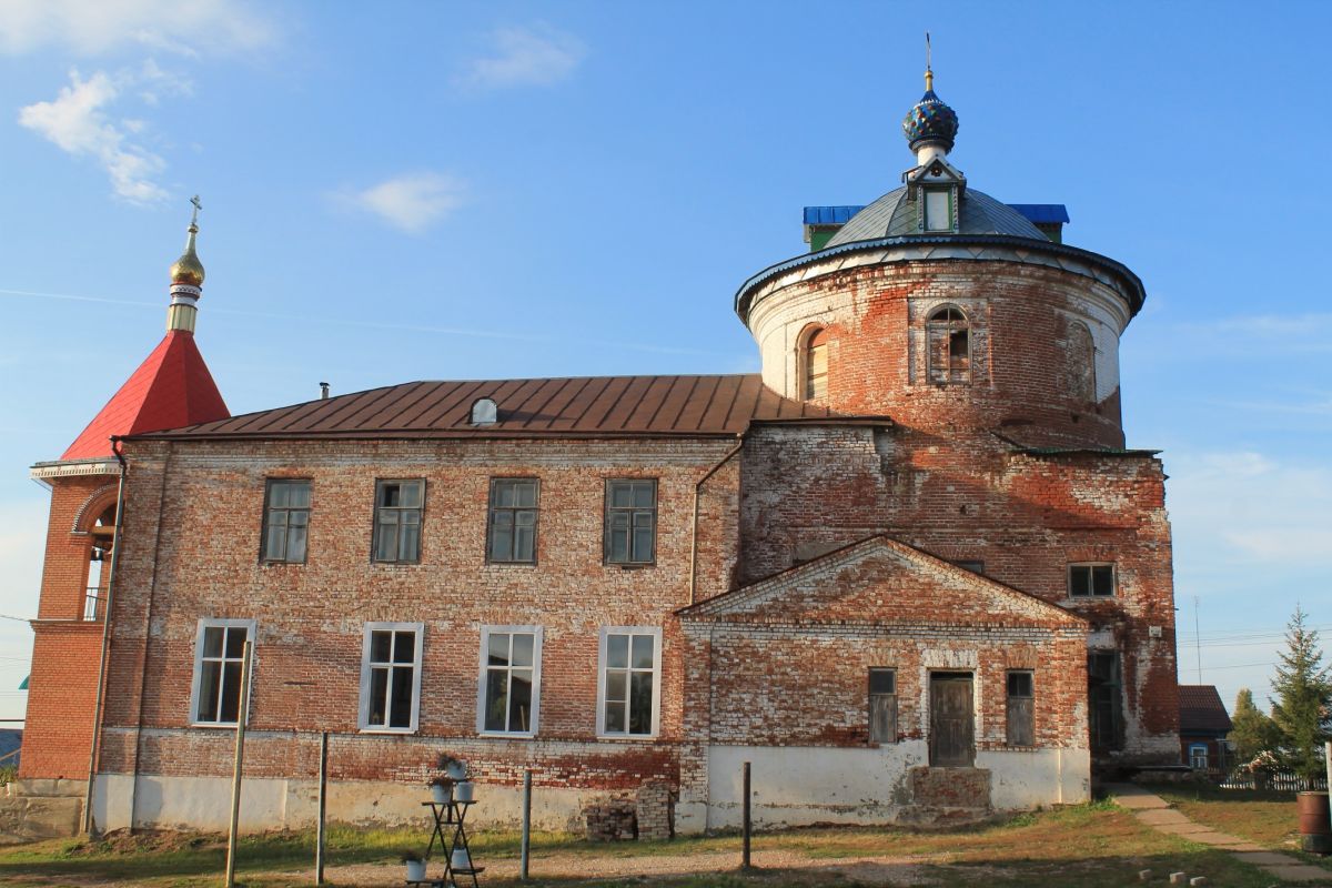 Еласы. Церковь Рождества Христова. фасады